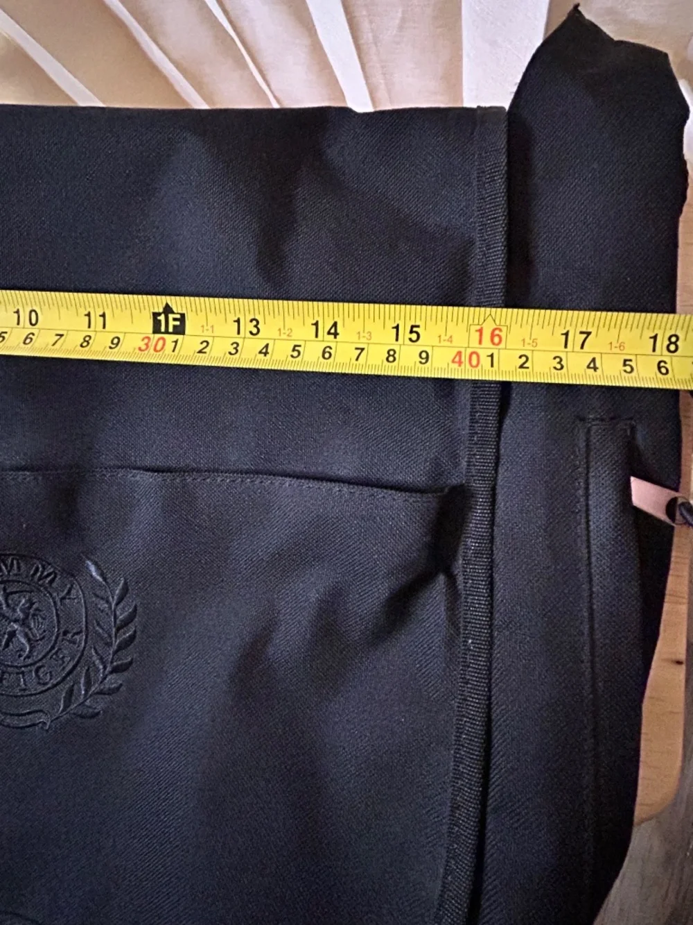 Tommy Hilfiger Black Messenger Bag Adjustable Shoulder Strap, Pockets, Zip